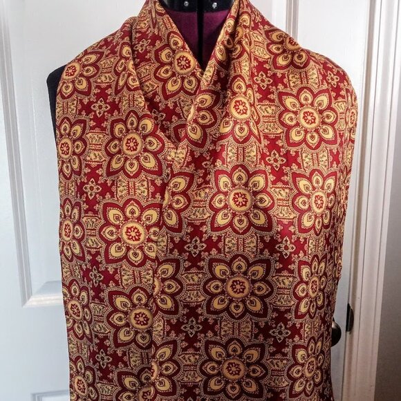 Red Golden Tan Print Fringed Oblong Scarf - Picture 4 of 4